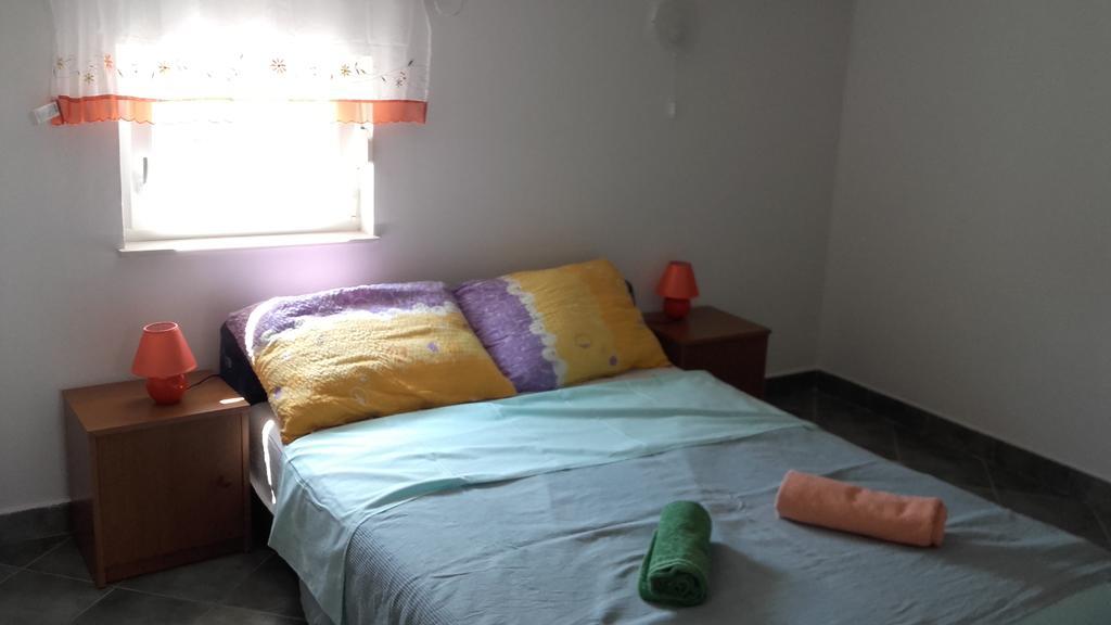 Apartments Aleksandra Rab Town Exterior photo