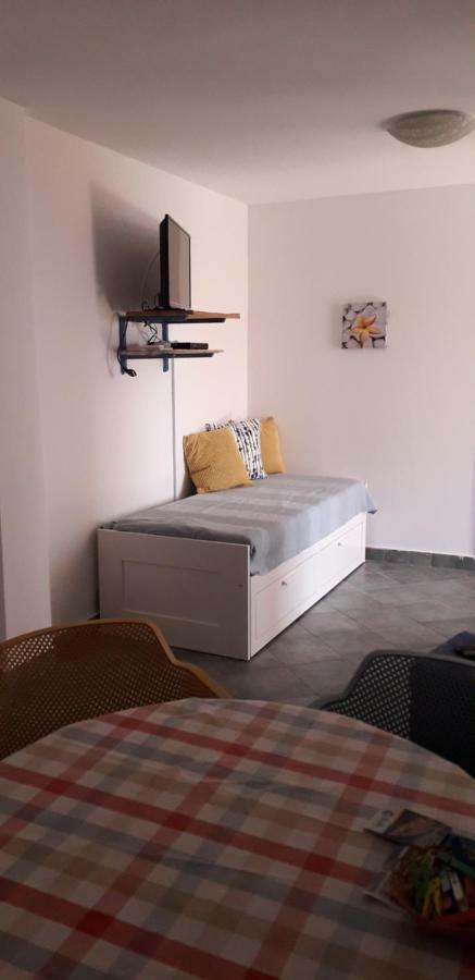 Apartments Aleksandra Rab Town Exterior photo